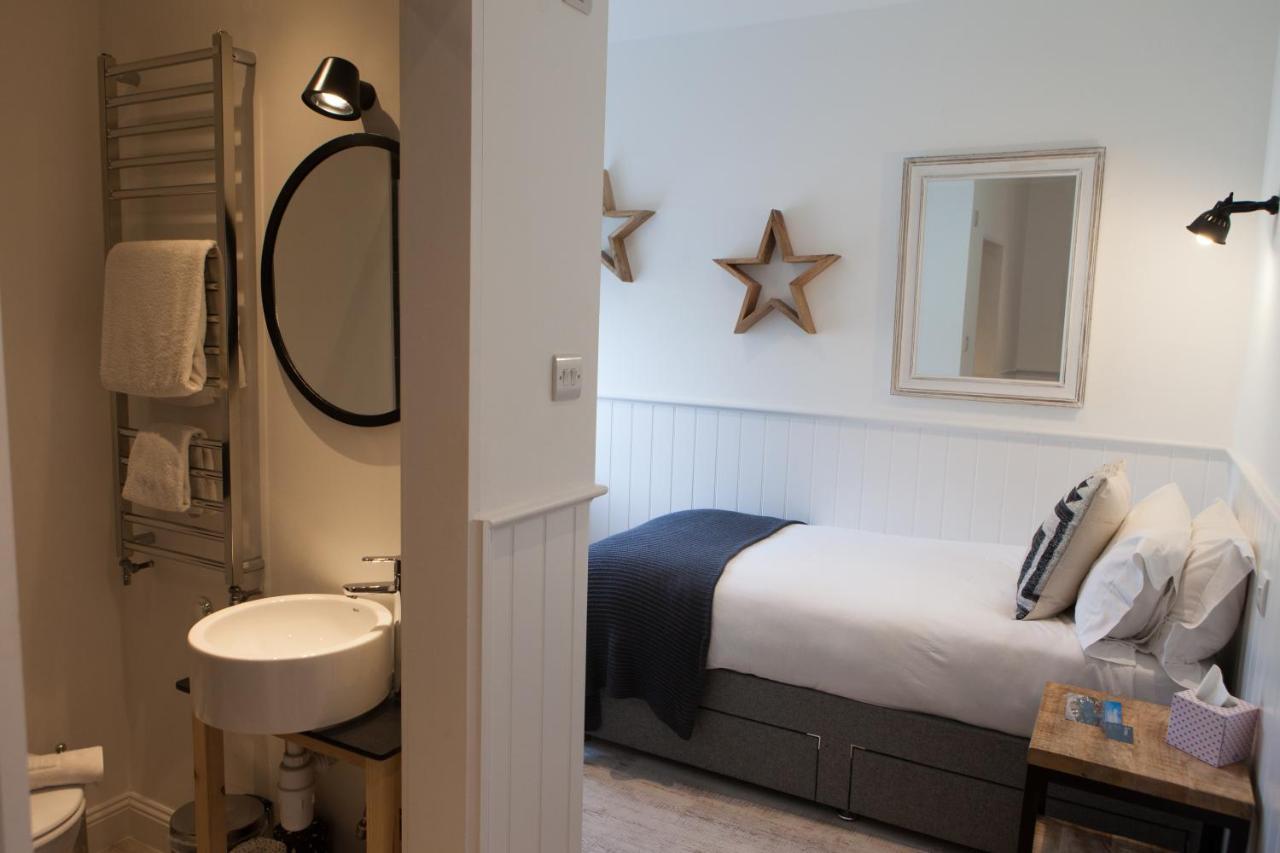 Braye The Victoria Bed & Breakfast エクステリア 写真